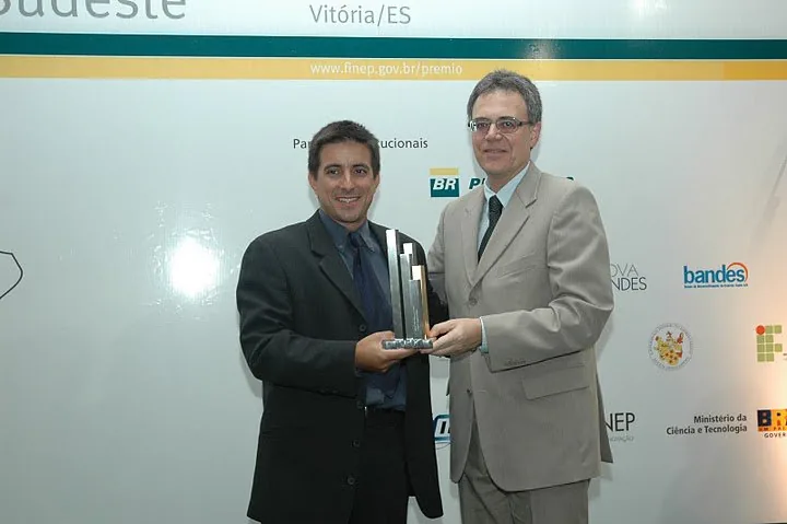 Imagem da publicação: Intercientifica vence o prêmio FINEP 2010 na Região Sudeste