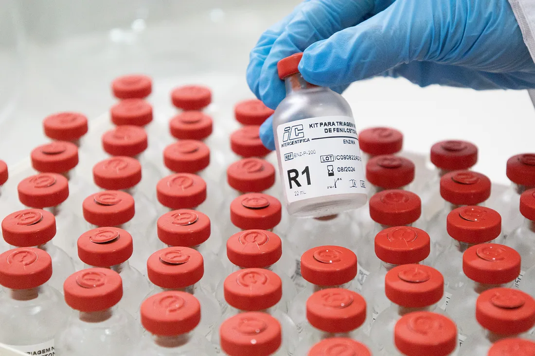 Imagem da publicação: Sessão Temática “Equipamentos, reagentes e outros insumos para laboratórios”. (2012)